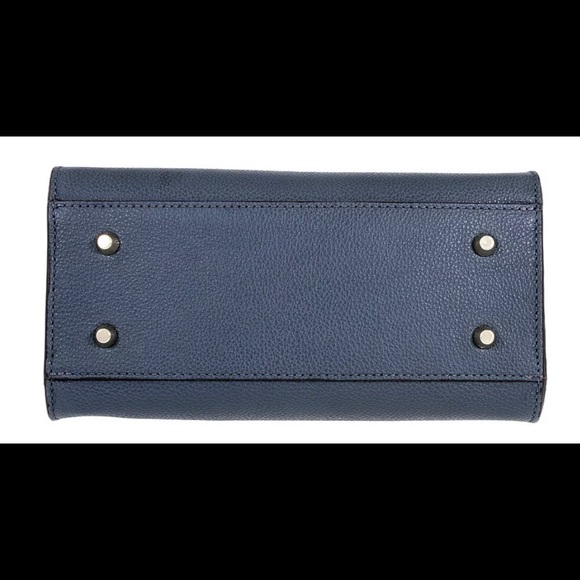 Handbag - Picture 4 of 5